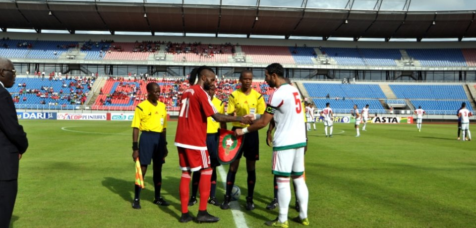 Saludo de los dos capitanes. 