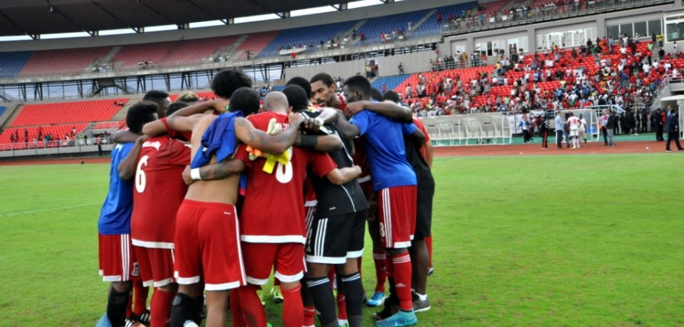 Los jugadores al final del encuentro.